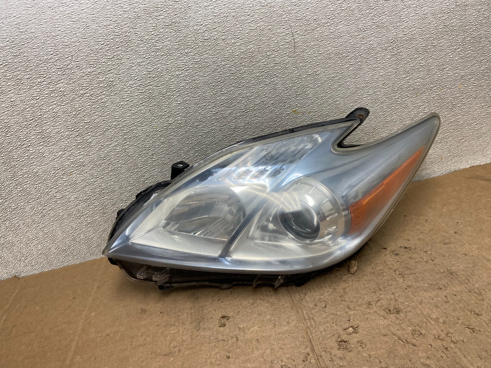 2010 - 2011 Toyota Prius Left Driver LH Blue Halogen Headlight Oem AA51930