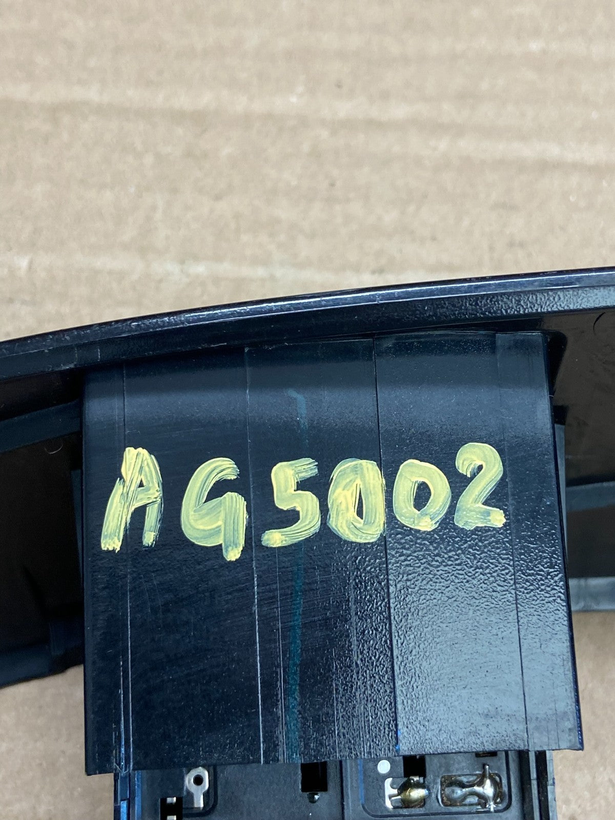 2004 to 2010 Toyota Sienna Left Side Climate Switches Bezel Trim AG5002 DG4