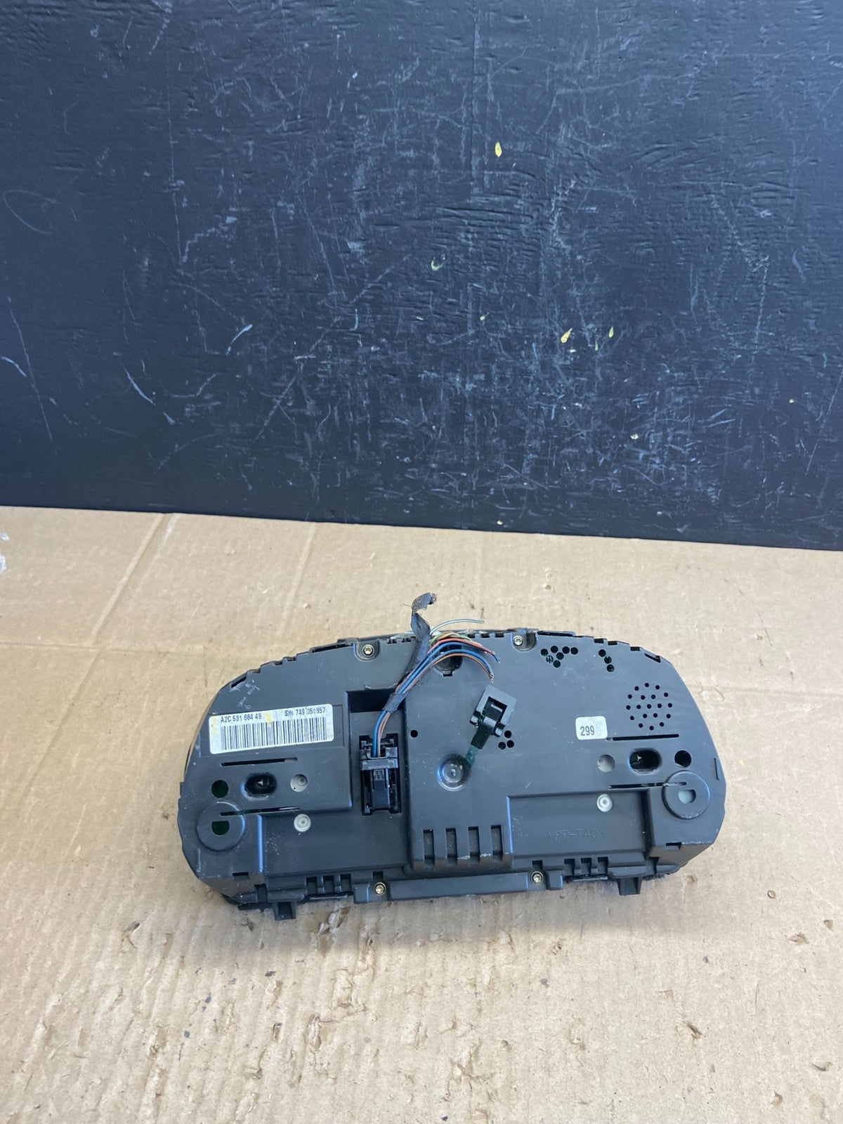 2006 BMW 325i Speedometer Odometer Gauge Cluster OEM AB9849 DG5