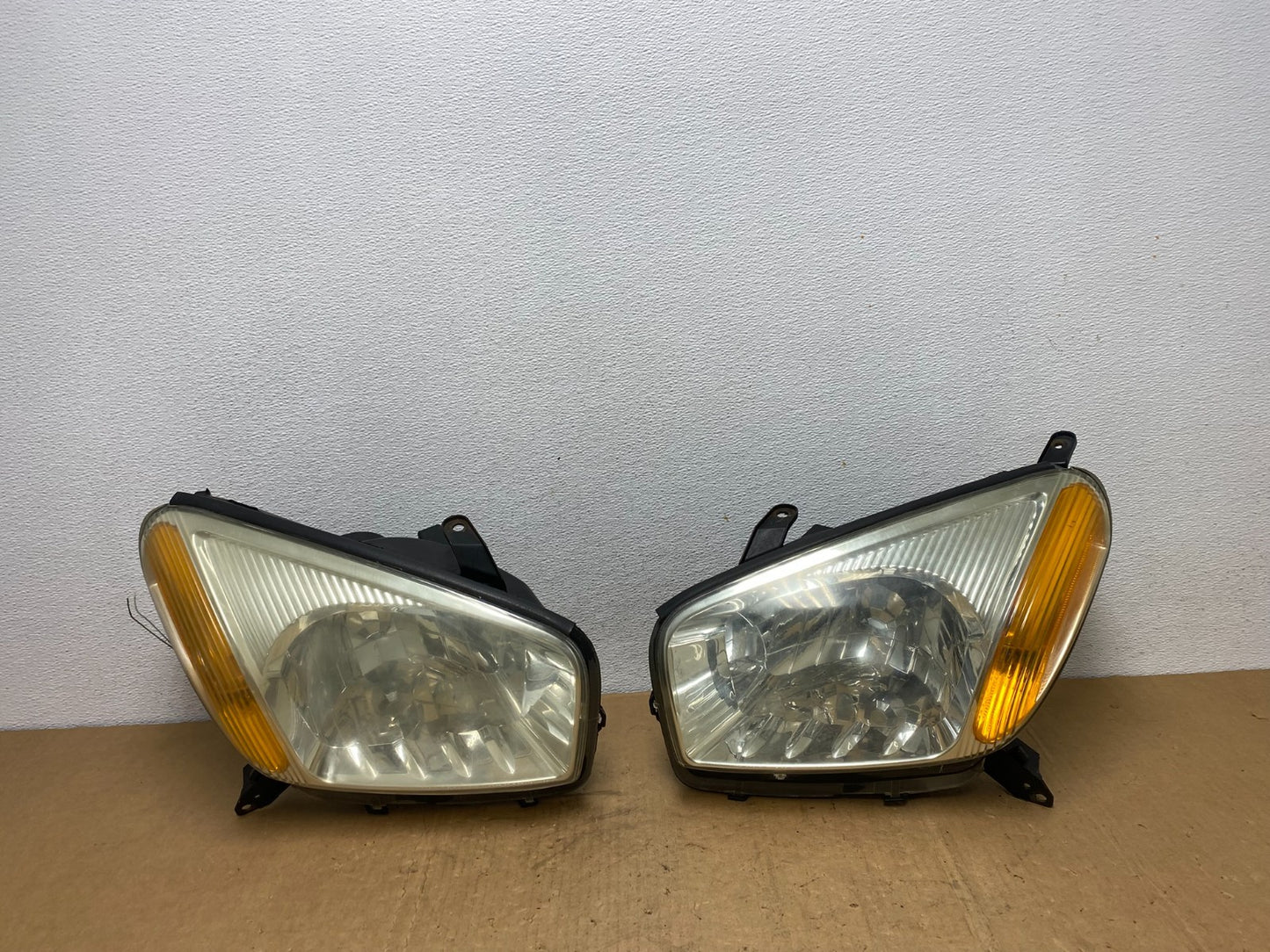 2001 - 2003 Toyota Rav4 Left+Right Side Headlights Halogen AD1312 DW0