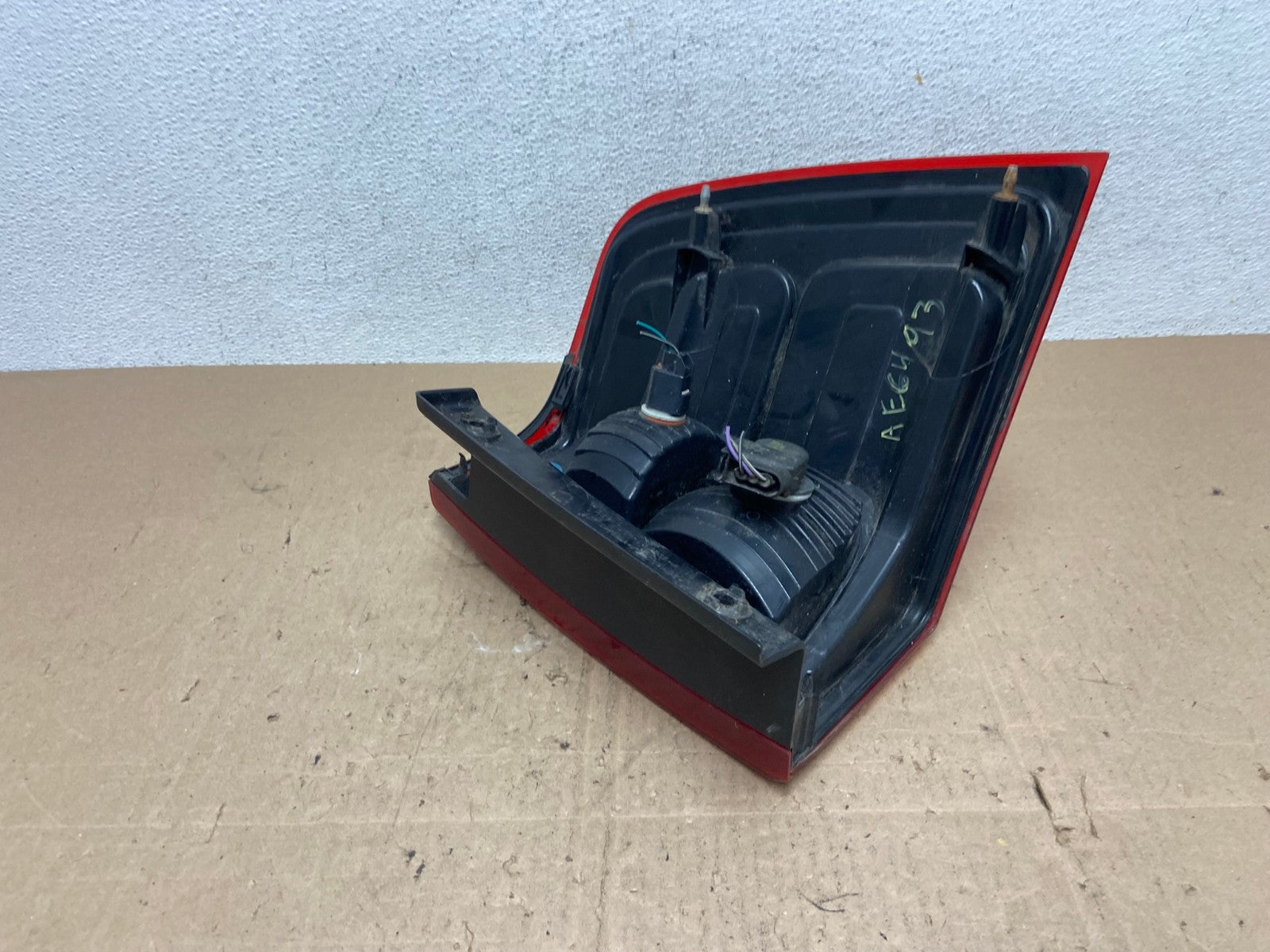 2007 to 2012 Ford Expedition Left Driver LH Side Tail light AE6493 LK5