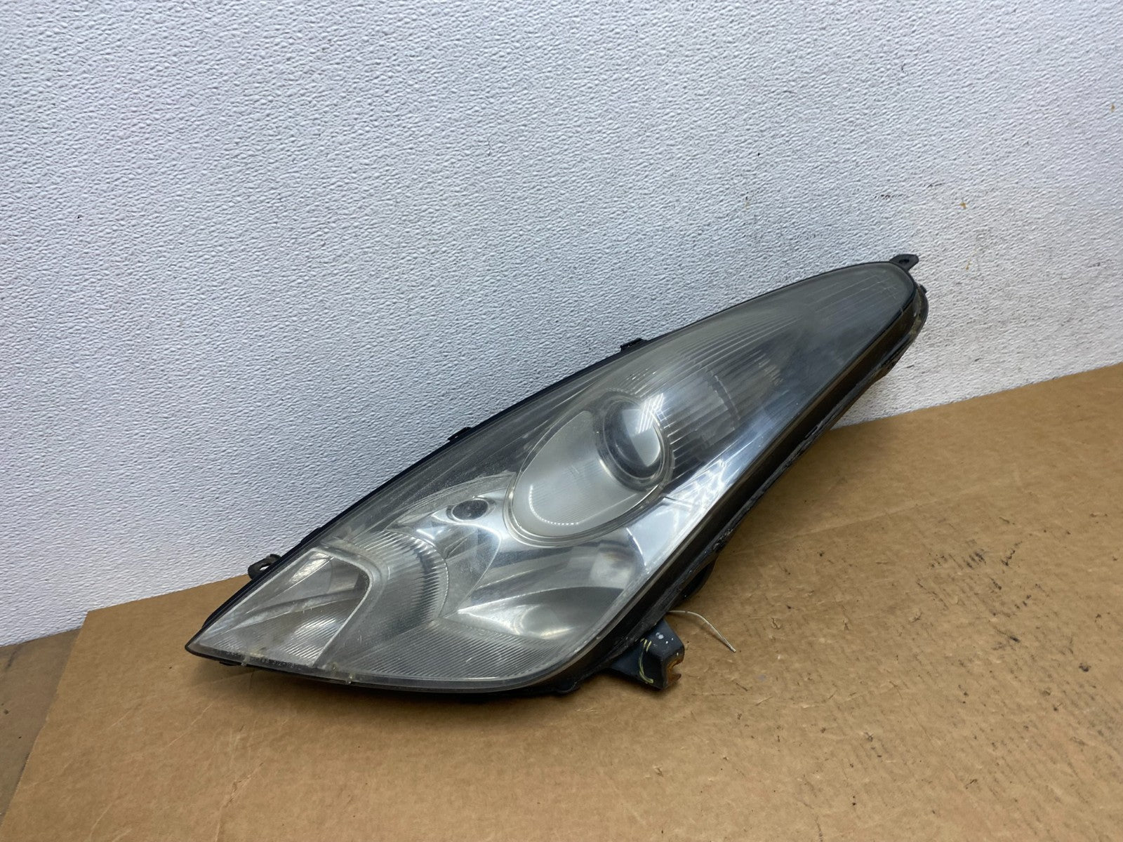 2000 to 2005 Toyota Celica Left Driver LH Halogen Headlight AD4634 DW2