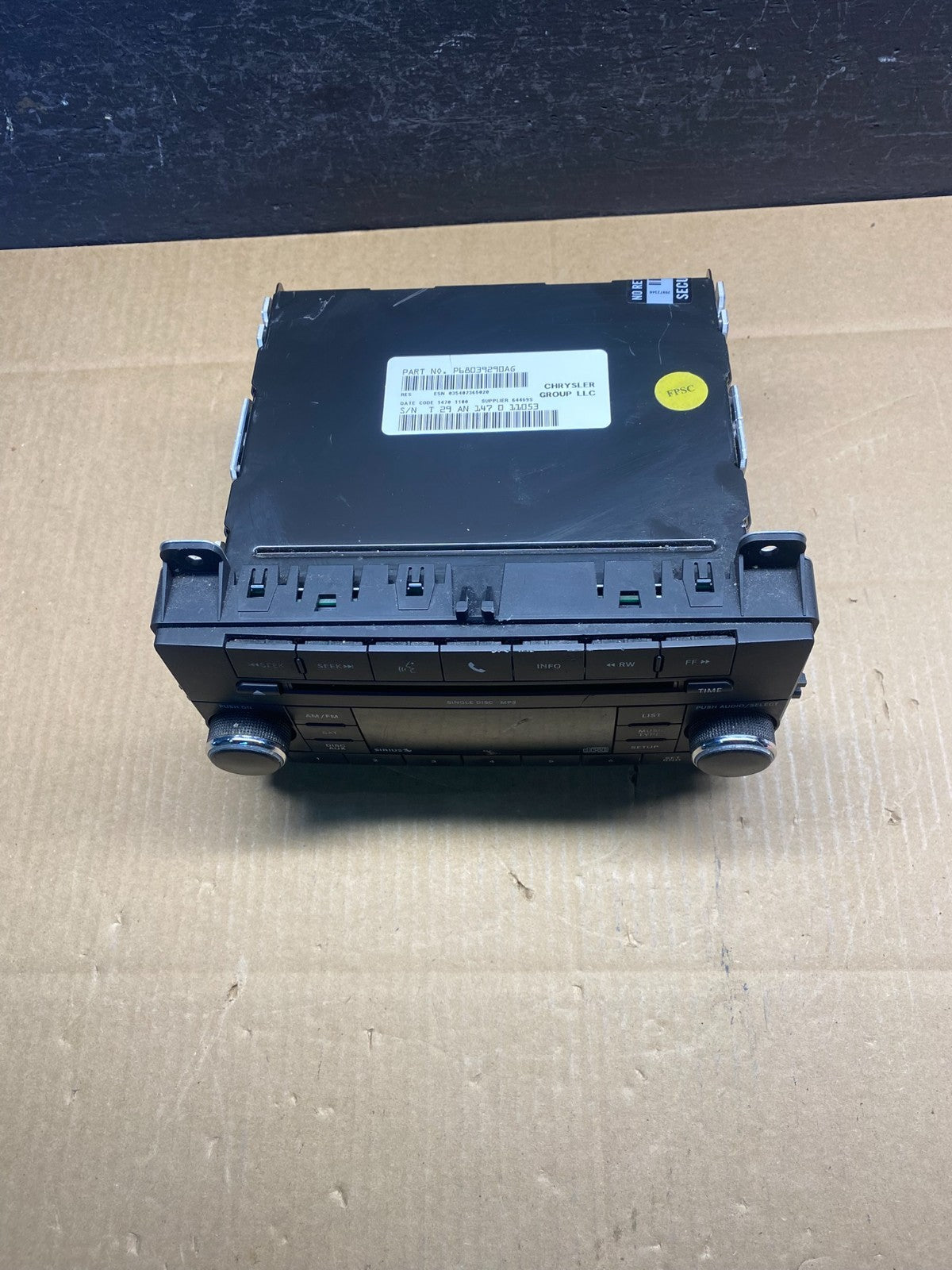 2011 2012 2013 Dodge Journey AM FM Radio Disc CD Player Receiver AD1557 DW3