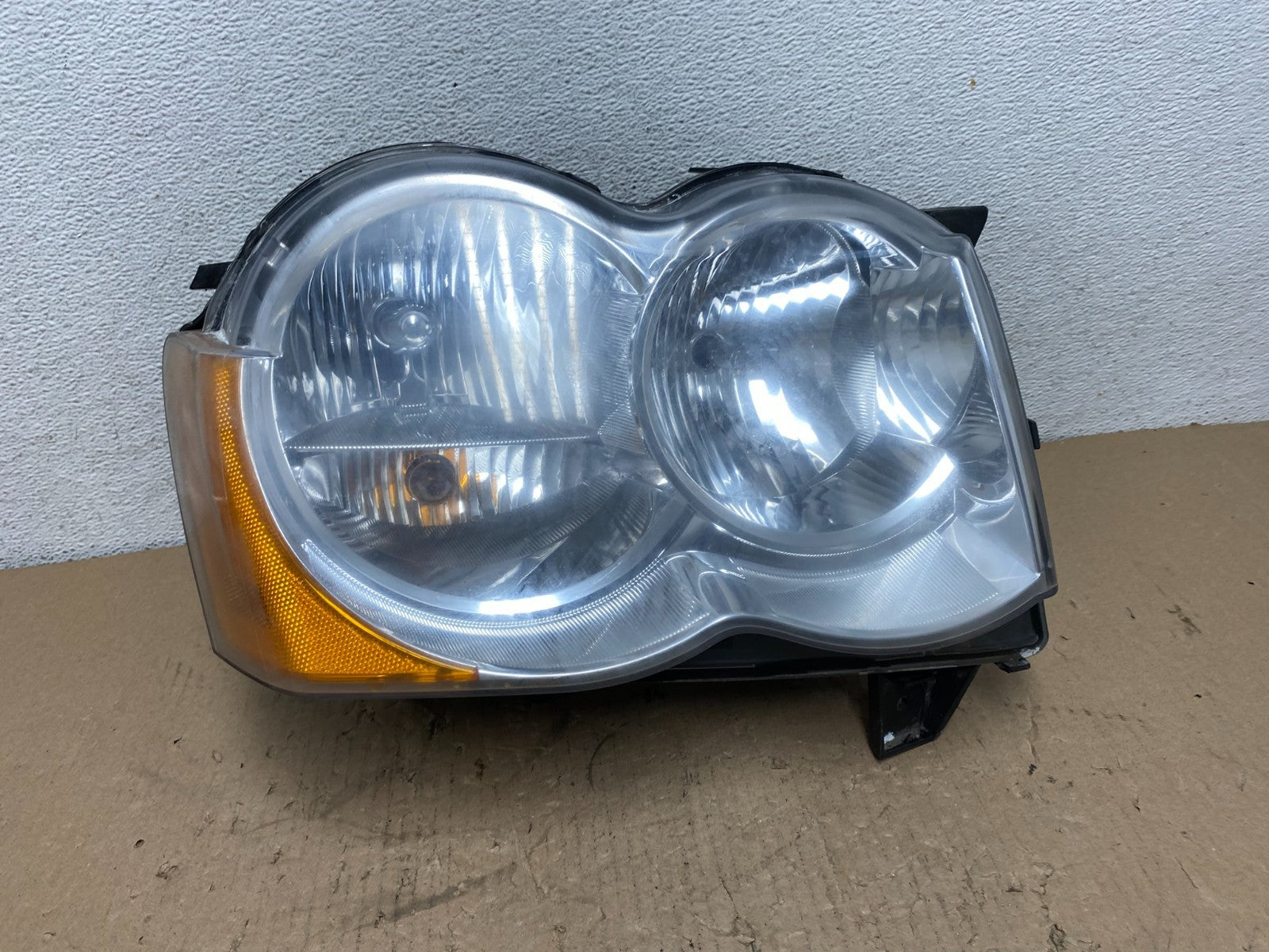 2008-2010 Jeep Grand Cherokee Right RH Side Halogen Headlight AF3280 DW0