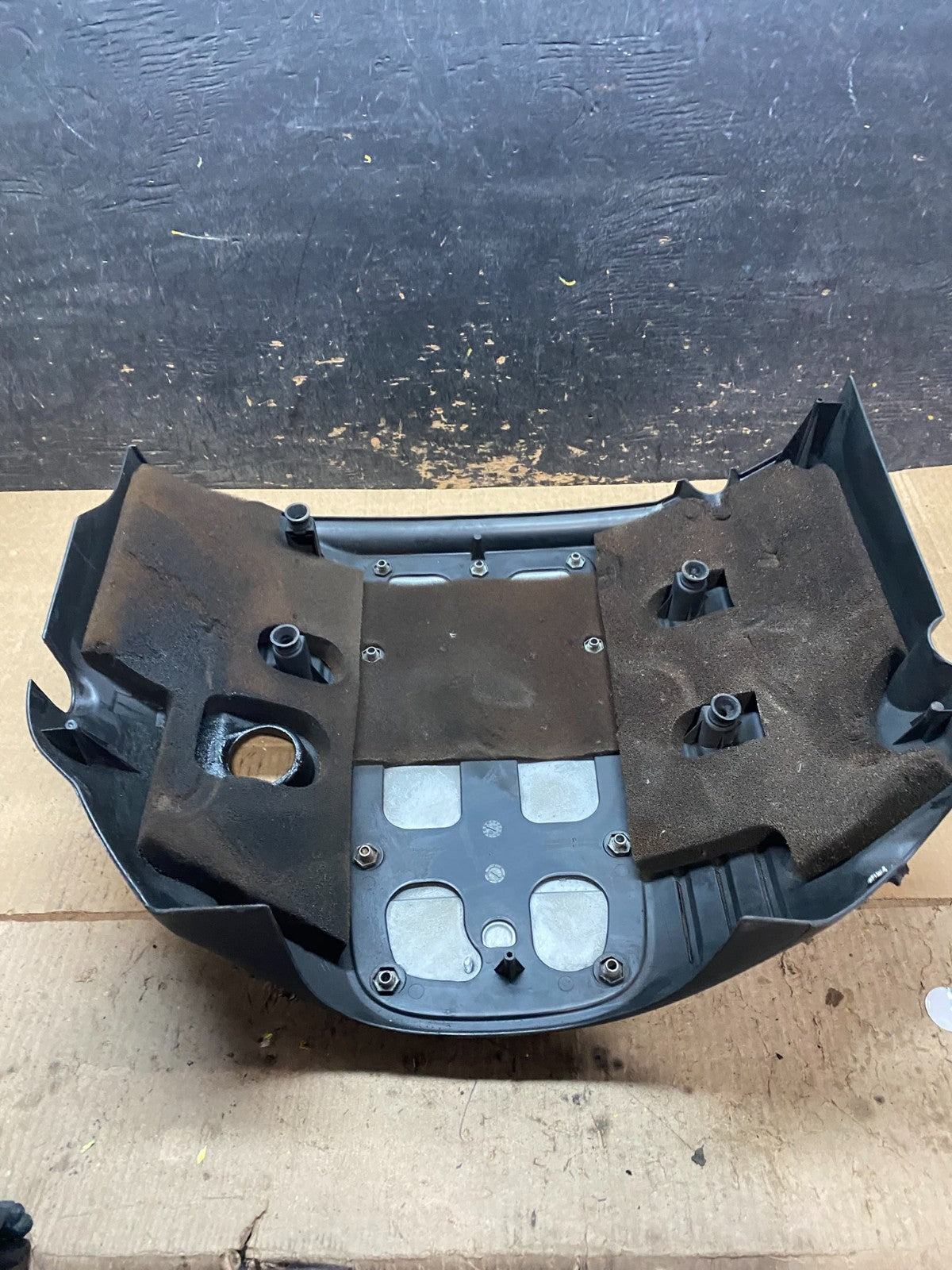 2005 to 2010 Chrysler 300 5.7L V8 Hemi Engine Motor Cover OEM X9596 DG5