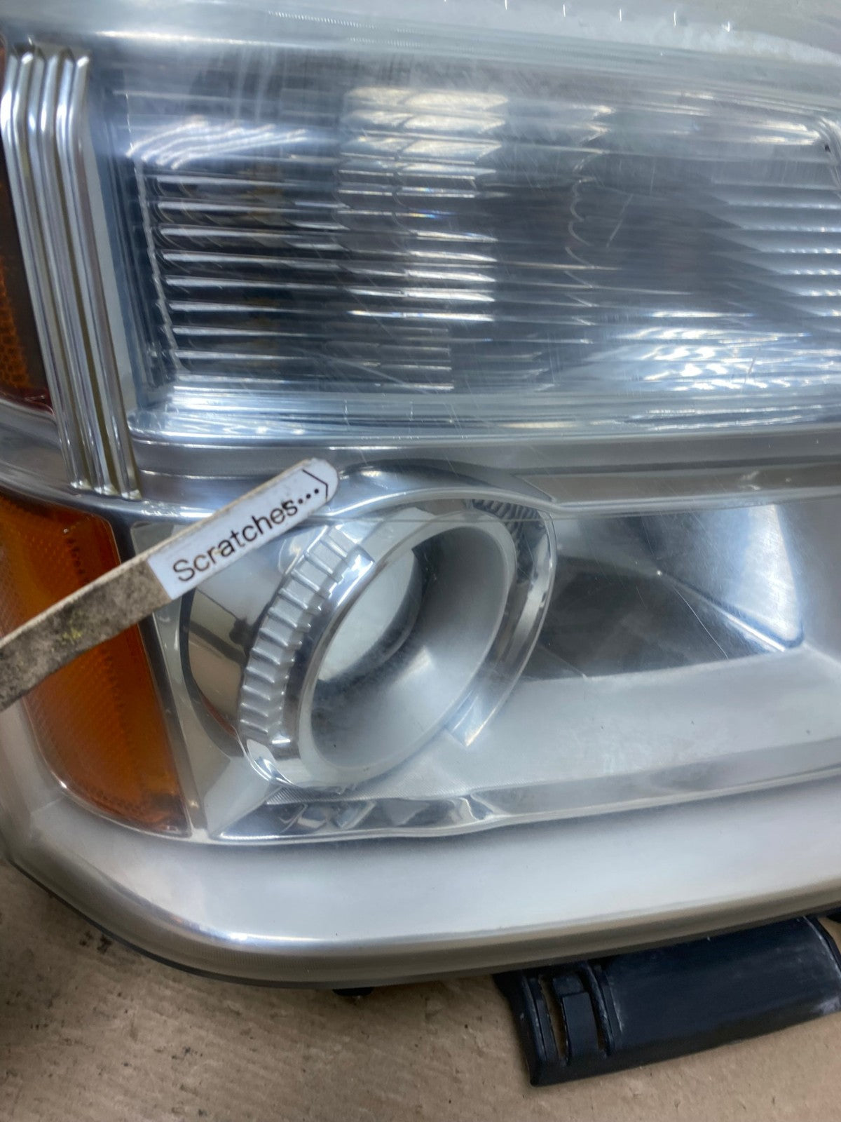 2010 to 2015 GMC Terrain Halogen Passenger Right Rh Side Headlight AF4572 LK3