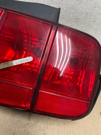 2005 - 2009 Ford Mustang Right Passenger RH Side Tail Light AG5908 DW3