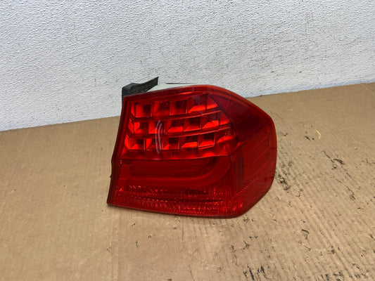 2009 2010 BMW 328i 3 Series Right Passenger RH Side Tail Light AD1159 LK0