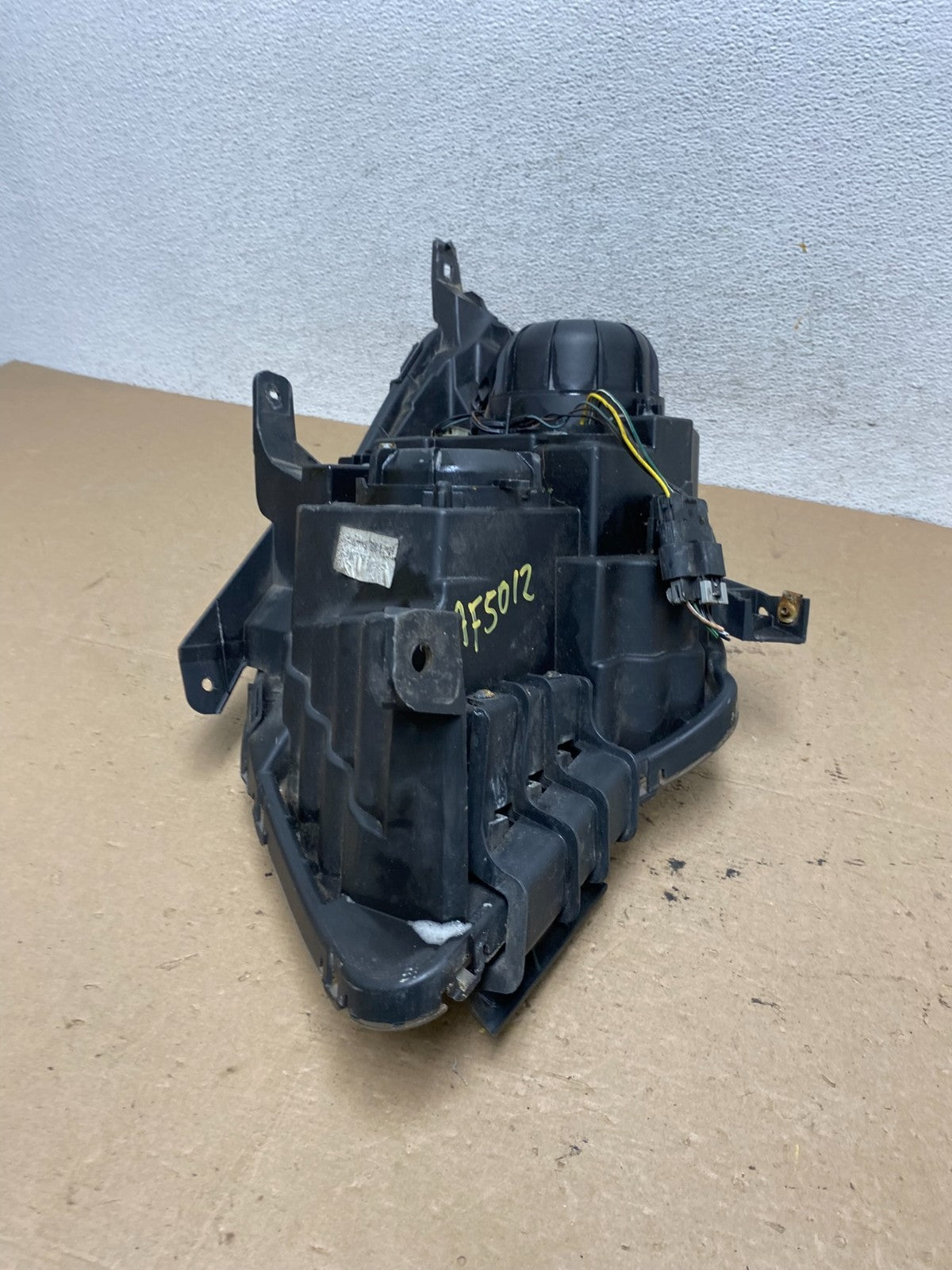 2010 - 2015 Chevrolet Equinox Halogen Headlight Right Passenger Side AF5012 DW8