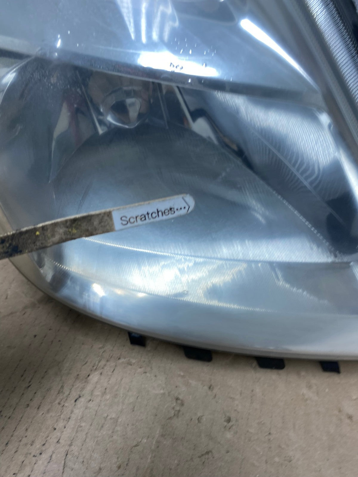 2004-2005 Toyota Prius Right Passenger RH Halogen Headlight AF3158 LK3