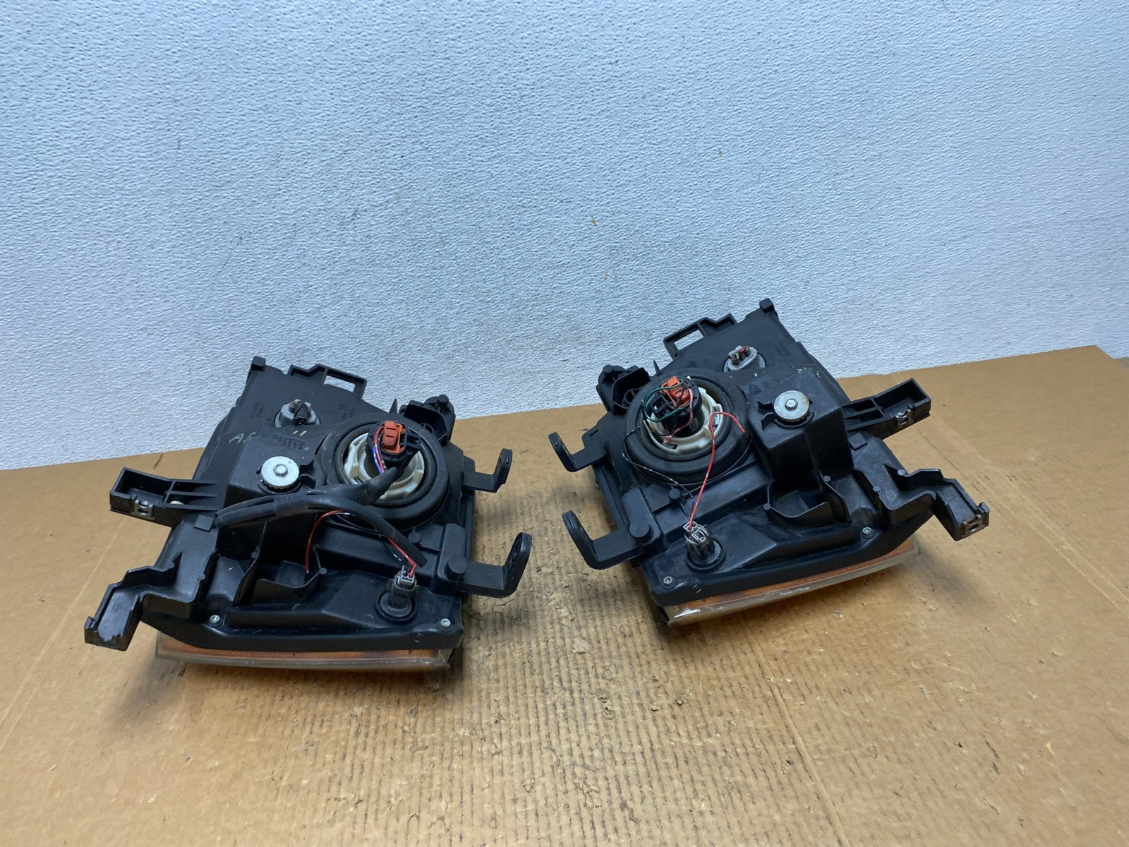 2005-2015 Nissan Xterra Driver Left+Right Side Set Headlights AE2711 DW9