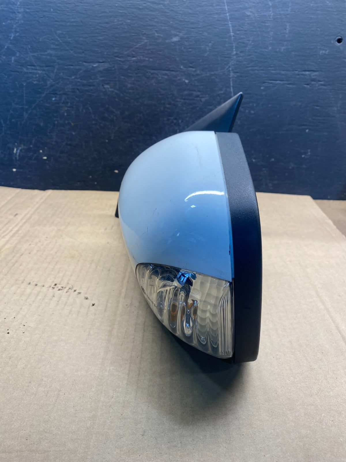 2007 to 2014 Volvo XC90 Left Driver View Door Trn Signal Mirror AE2170 DW10