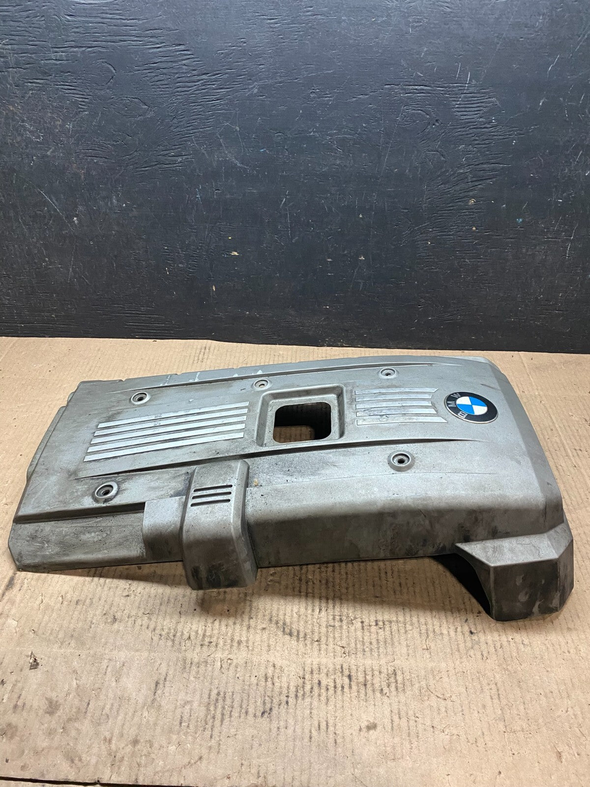 2007 to 2011 BMW 530i Plastic Engine Cover Shield J7264 OEM DG1