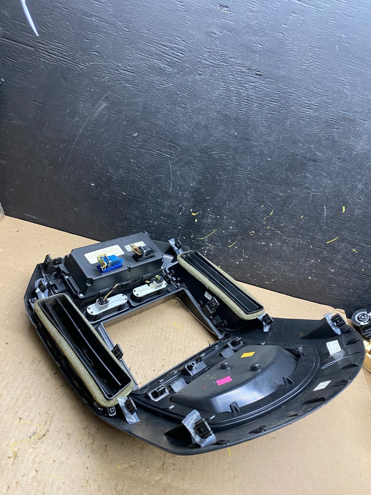 2007 - 2010 Ford Edge Heater Climate Control Radio Control Dash Bezel t4917 DG4