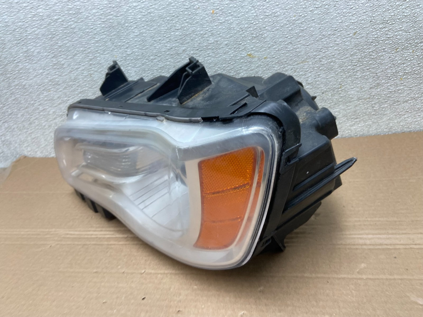2011 to 2014 Chrysler 300 Left Driver LH Halogen Headlight OEM AB0981 DW1