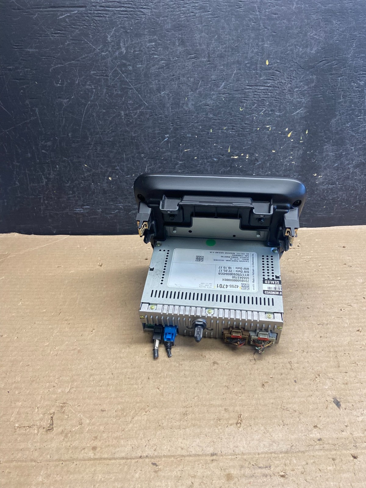 2017 to 2018 Chevrolet Cruze Radio Display Screen AH5413 DG3