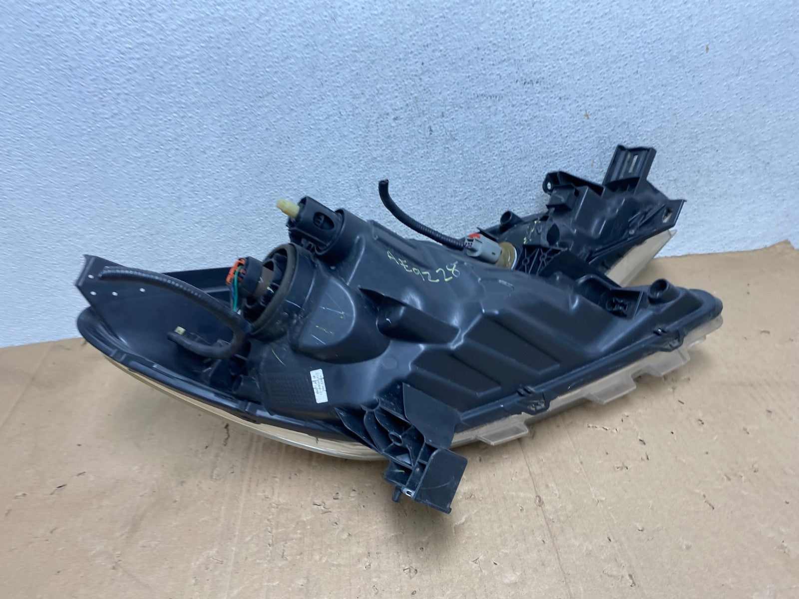2014 2015 2016 Nissan Versa Note Left Driver LH Side Headlight AE9228 DW9