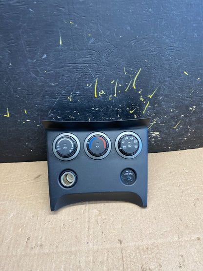 2011 to 2015 Nissan Rogue Heater Temperature AC Climate Control OEM Z0313 DG0