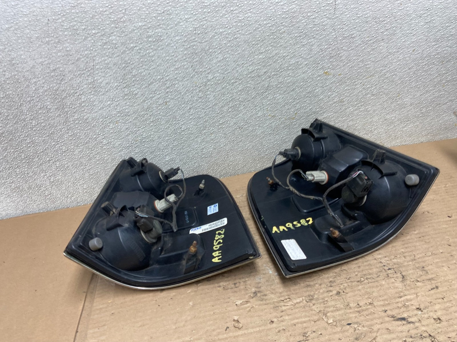 2006 to 2010 Ford Explorer Left+Right Side Tail lights OEM AA9582 LK5