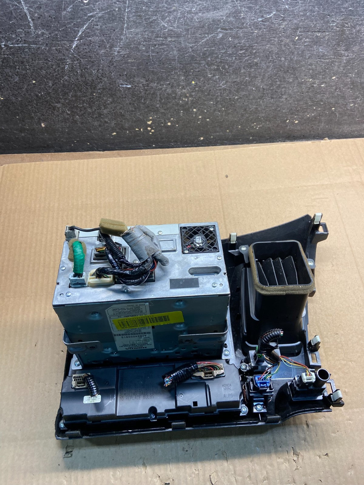 2006 - 2011 Honda Civic Radio AM/FM Climate Control Air Vent Bezel y3668 DG4