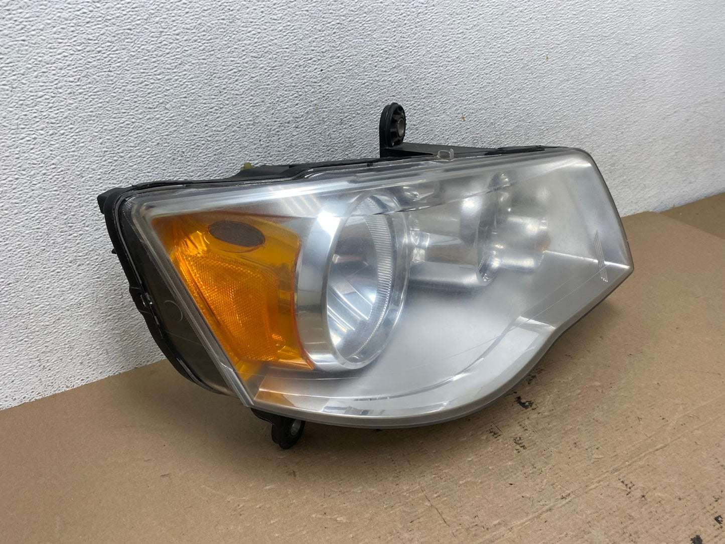 2011 to 2016 Chrysler Town and Country Right Passenger Headlight AF4567 LK2