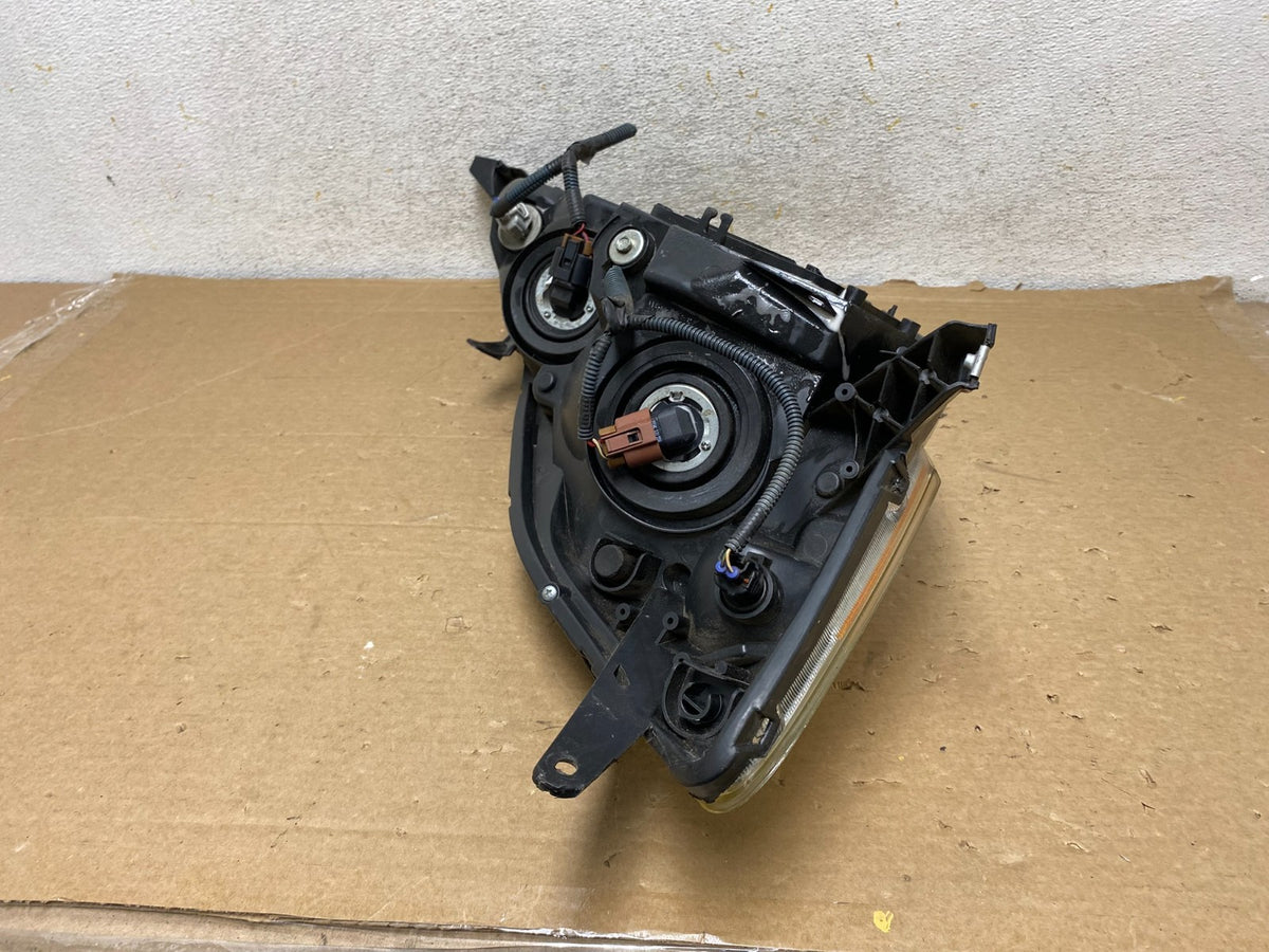 2006 to 2010 Toyota Sienna Left Driver Lh Side Headlight Halogen AH8521 DW7