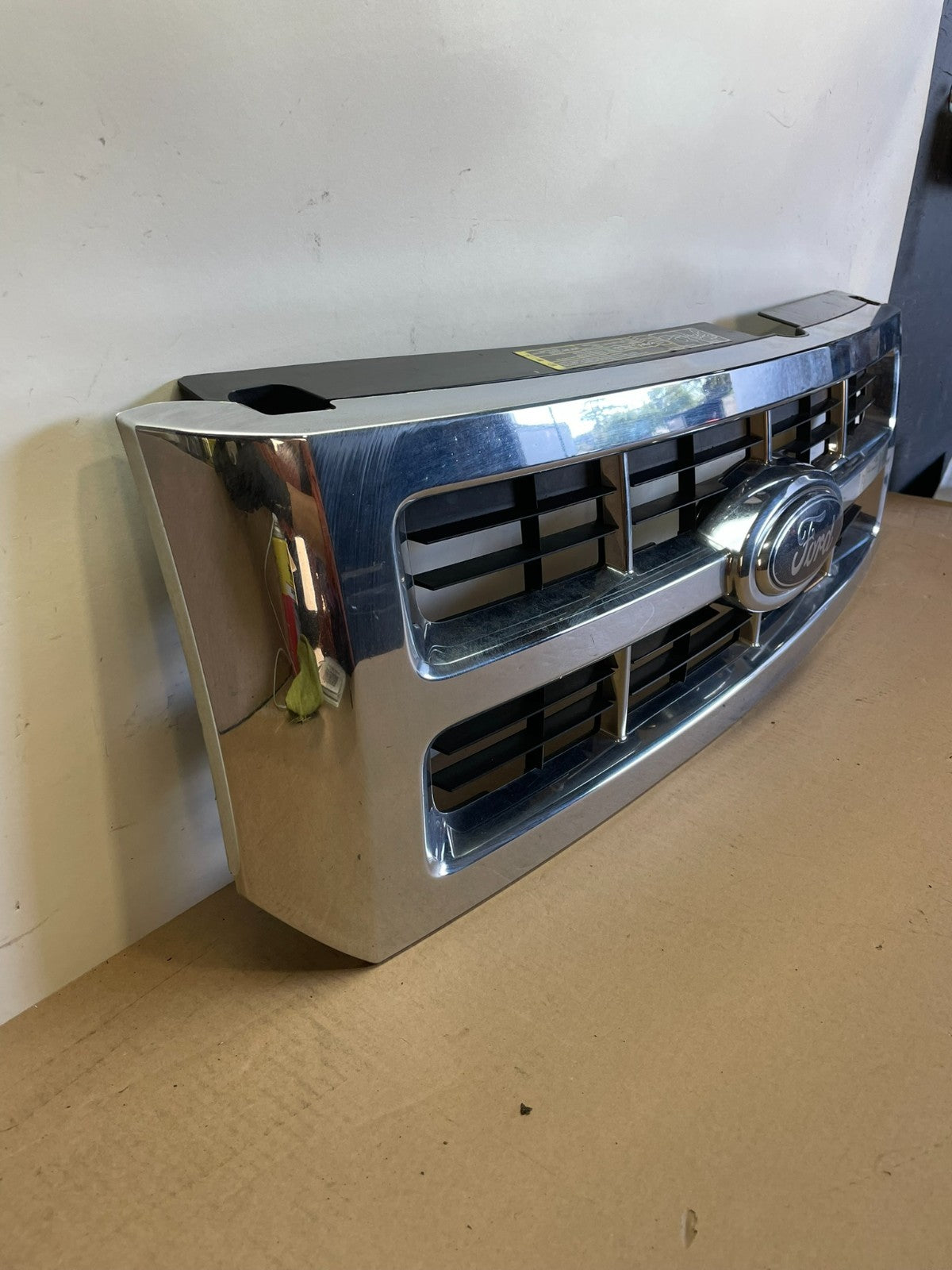 2008 to 2012 Ford Escape Front Upper Grill Grille AI3956 DW2