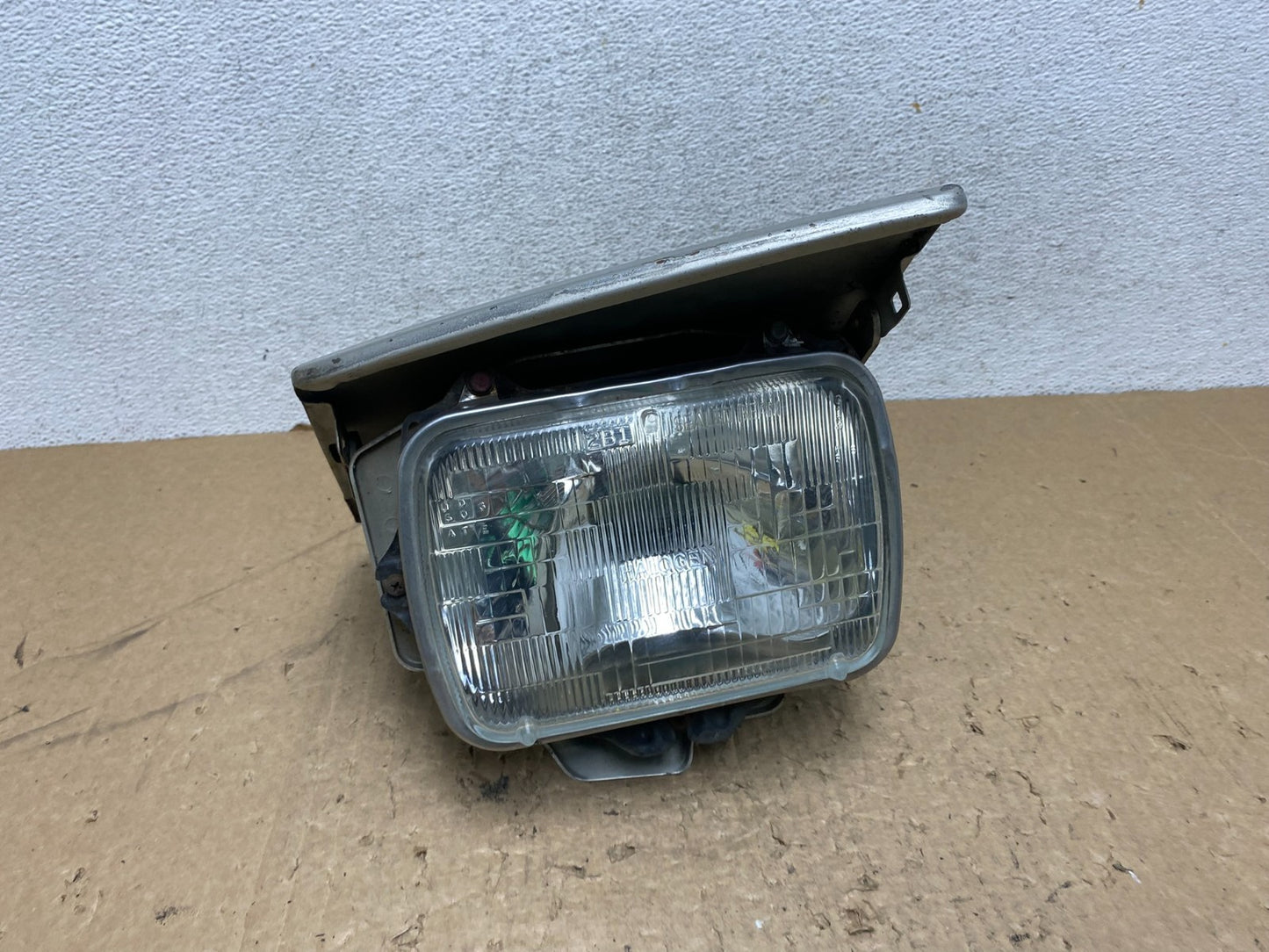 1989 to 1992 Ford Probe Right Pasenger RH Side Halogen Headlight AG1306 DG0
