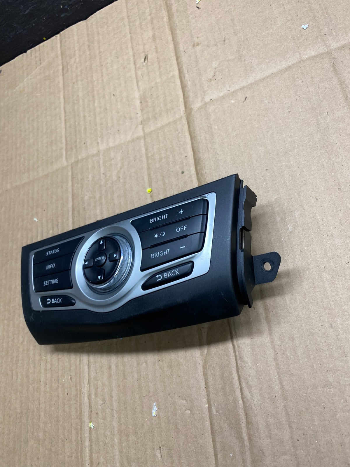 2009-2014 Nissan Murano AM FM Radio CD Control Panel AA4531 DG1