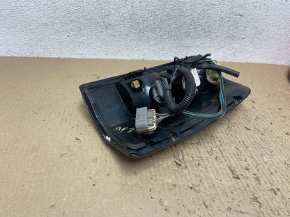 2000 - 2006 Chevrolet Suburban Tahoe Yukon Left Driver LH Tail Light AF7220 LK3
