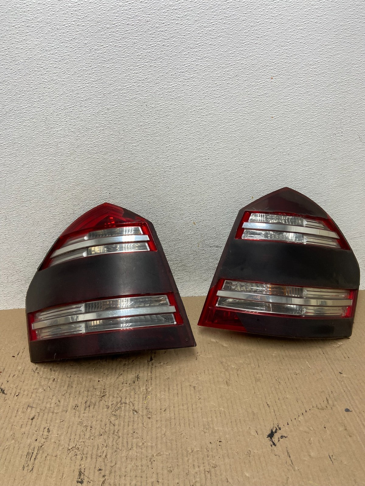 2007 to 2009 Mercedes GL-Class GL450 Left+Right Tail Lights AF6022 DW0