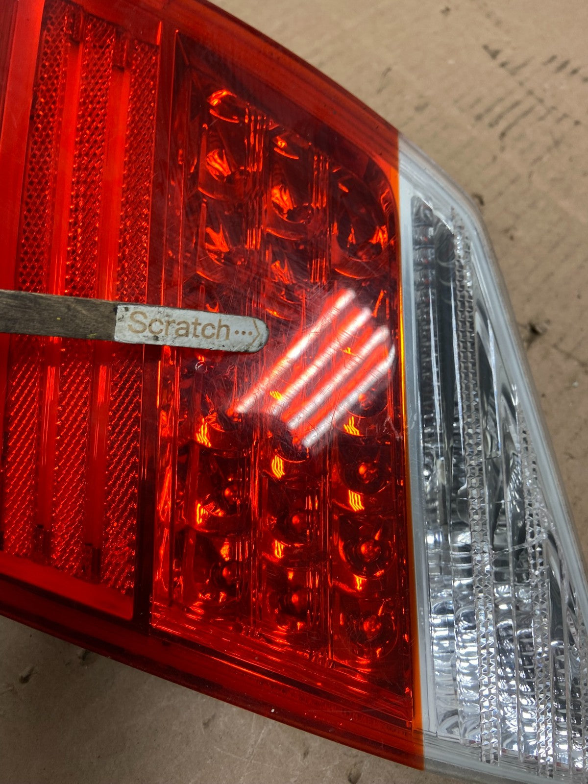 2009-2011 Hyundai Genesis Sedan Right Passenger Inner Tail Light X9333 DW3