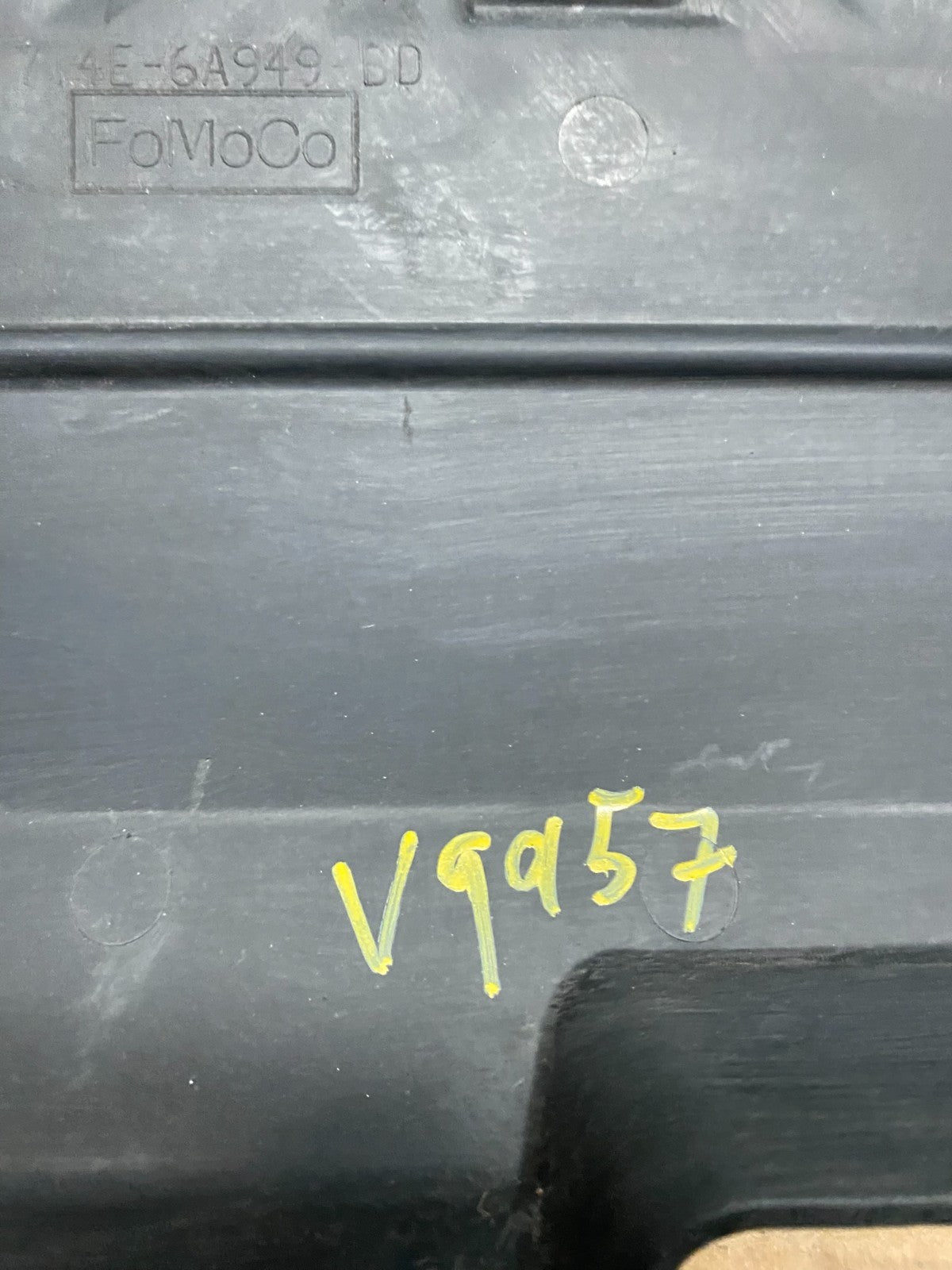 2009 to 2012  Lincoln MKS 3.7L Engine Motor Cover V9957 DG9