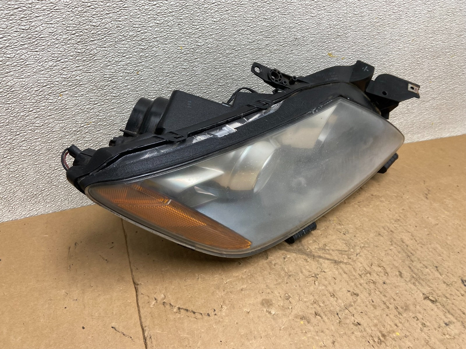 Xenon 2007 to 2009 Mazda CX-7 Right Passenger RH Side Headlight Oem Z9362 DW1