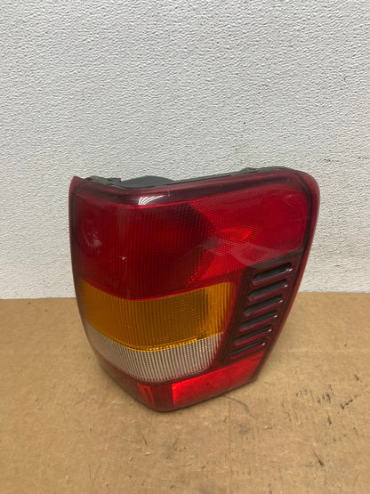 1999-2004 Jeep Grand Cherokee WJ Right Passenger Rh Tail Light AD4809 LK0