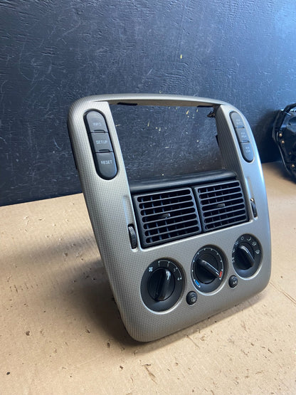 2002 to 2005 Ford Explorer Radio Dash Bezel Climate Control Air Vent ae3928 DG2
