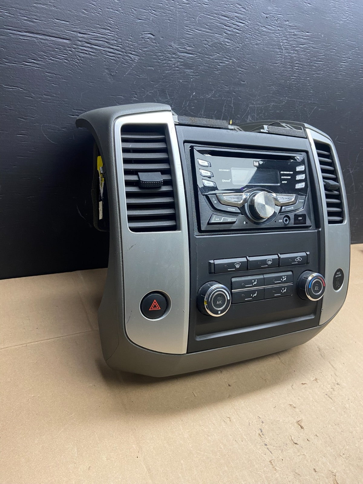 2013-2014 Nissan Xterra Frontier AM FM CD Player Radio Climate Control AB93712