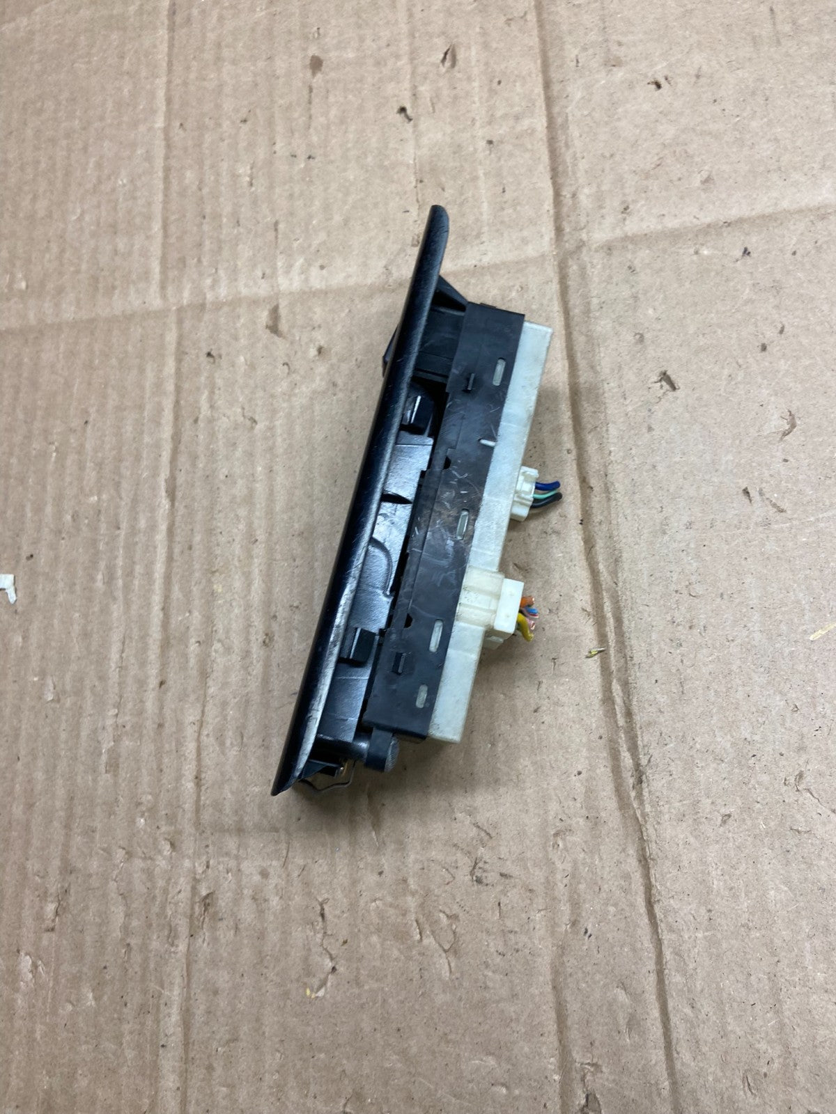 2005 to 2007 Nissan Pathfinder Drivers Side Left Master Window Switch AA4810 DG3