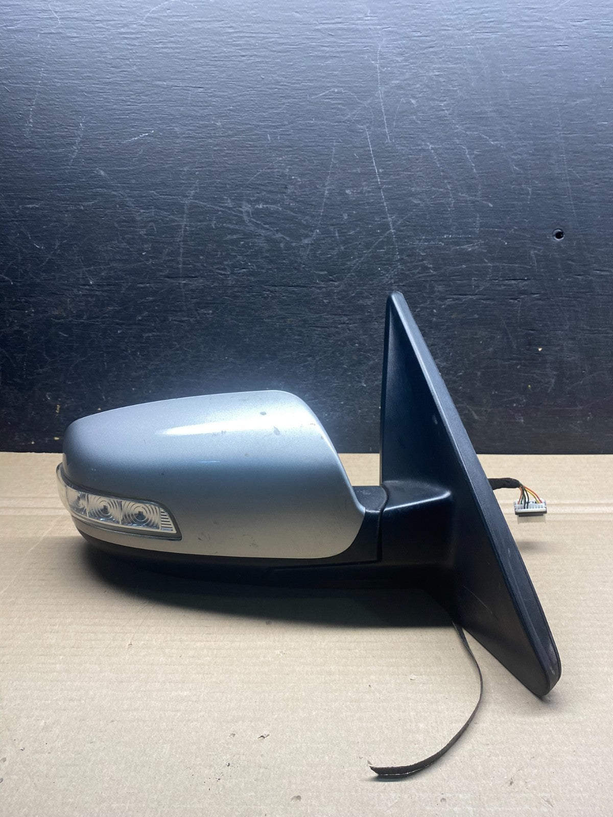 2011 to 2015 Kia Sorento Right Passenger Door Mirror Turn Signal ah7580 DG0
