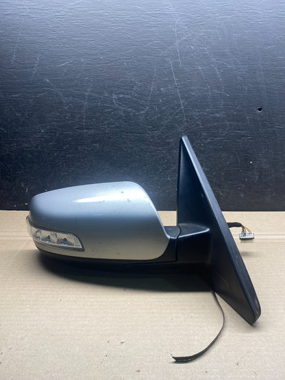 2011 to 2015 Kia Sorento Right Passenger Door Mirror Turn Signal ah7580 DG0