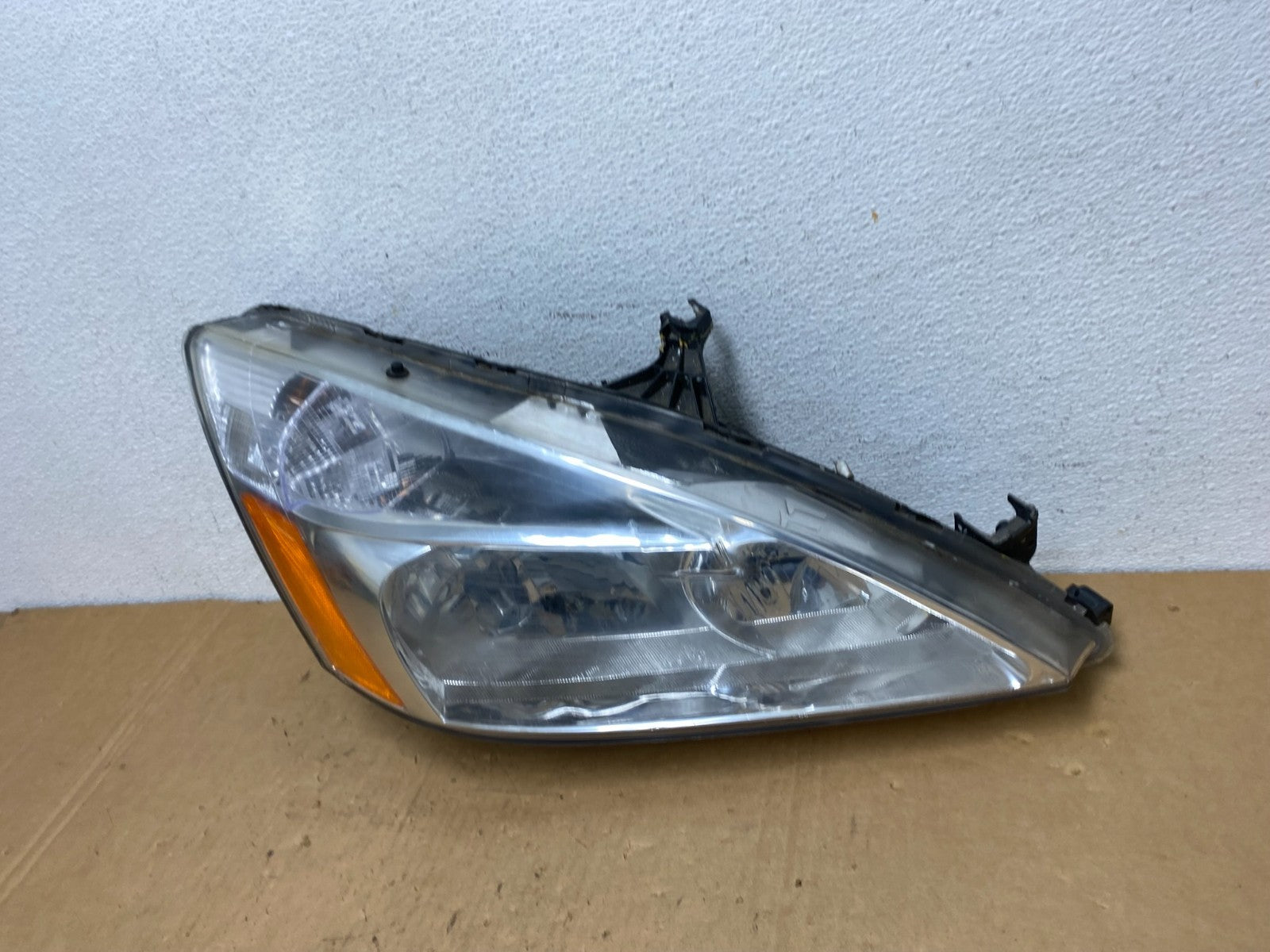 2003 - 2007 Honda Accord Right Passenger RH Side Halogen Headlight AD2805 DW1