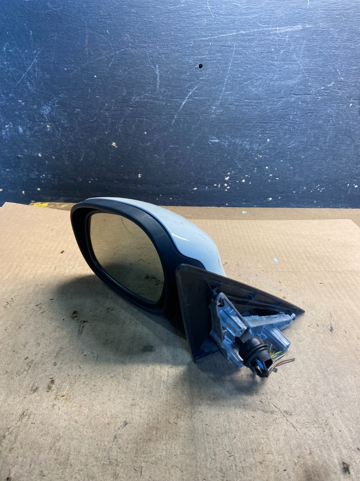 2009 to 2011 BMW 328i 335i Left Driver Lh Side View Door Mirror OEM Z8765 MS4