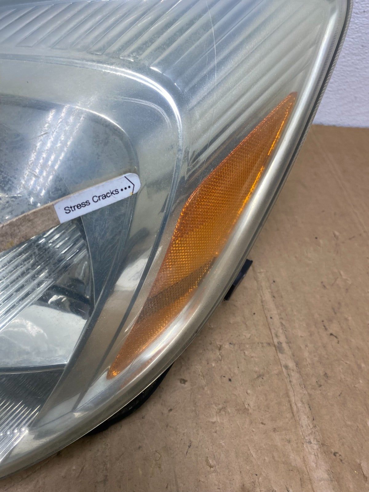 2004-2005 Toyota Sienna Left Driver LH Side Halogen Headlight AD1325 DW4