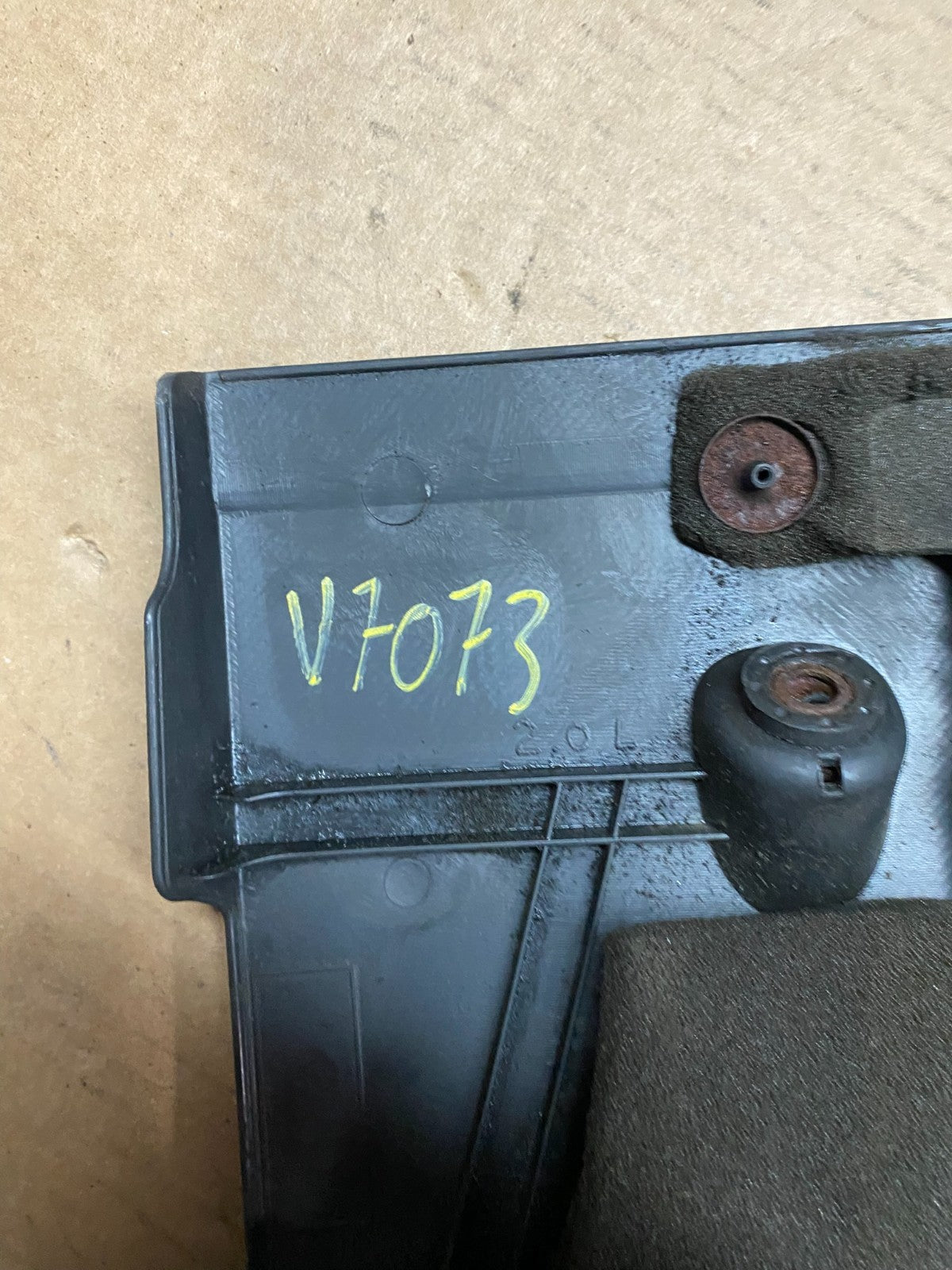 2007 to 2012 Nissan Sentra Engine Motor Cover OEM v7073 DG9