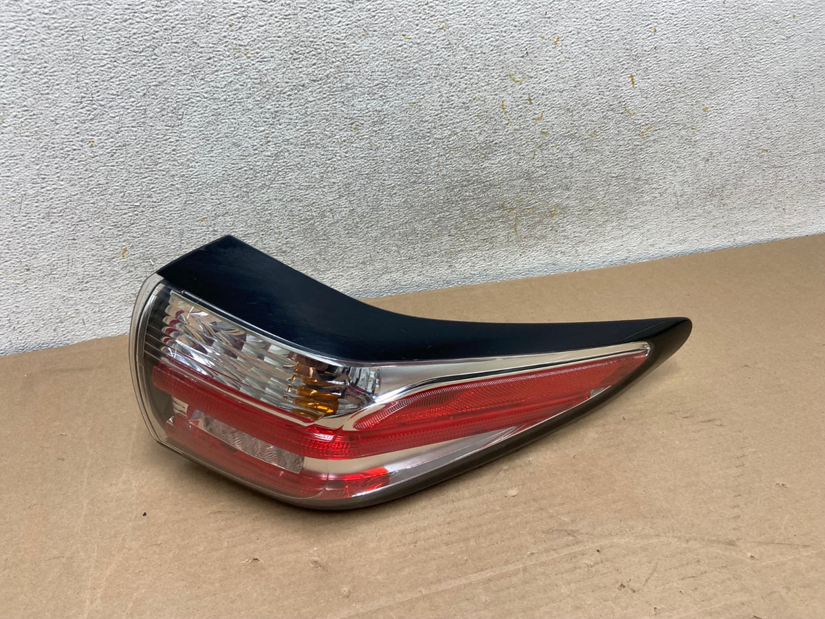 2015 to 2018 Nissan Murano Right Passenger RH Side Tail Light AH9361 LK0