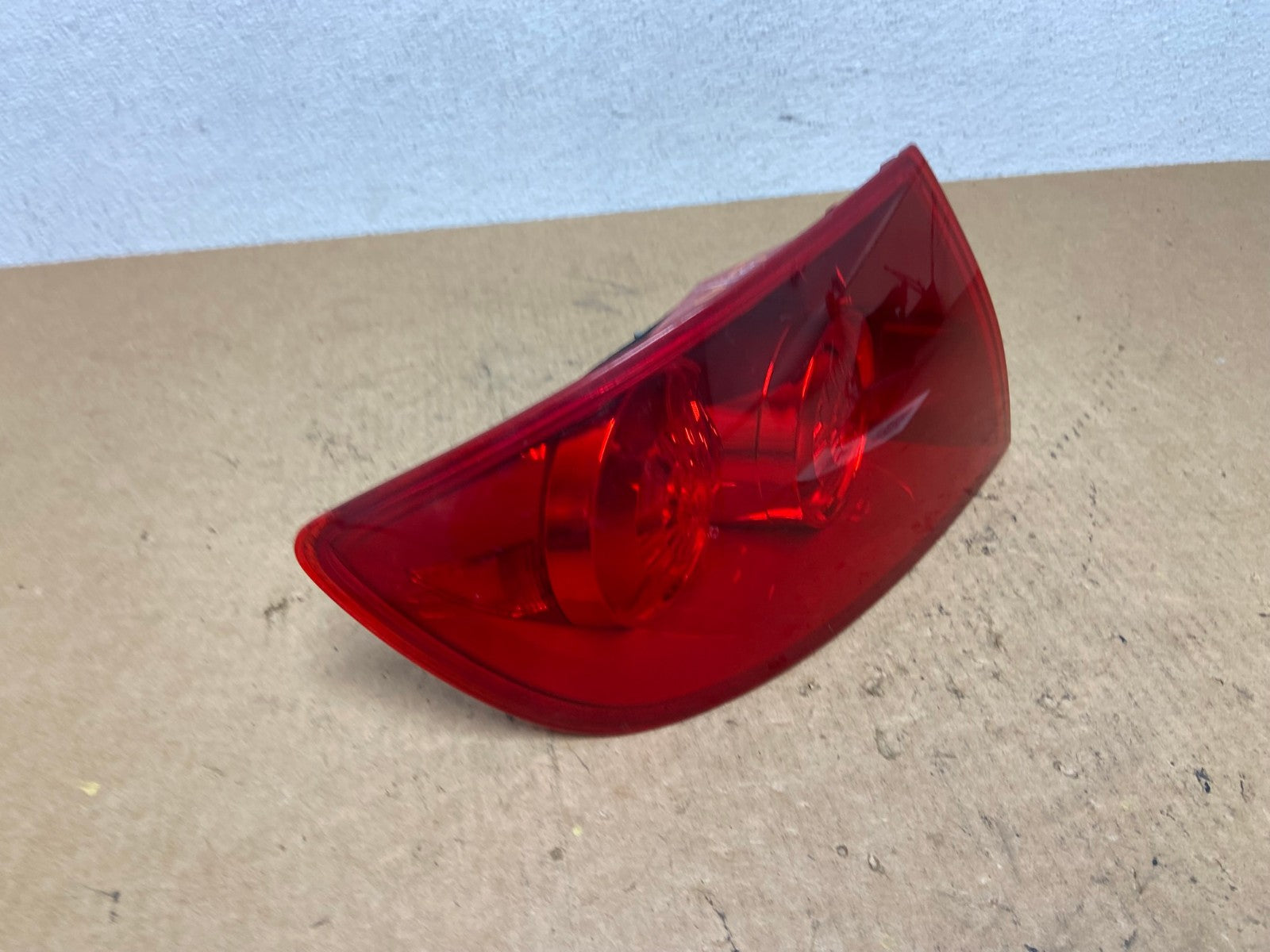 2004 2005 2006 Mazda 3 Sedan Right Passenger RH Side Tail Light Q8029 DW2