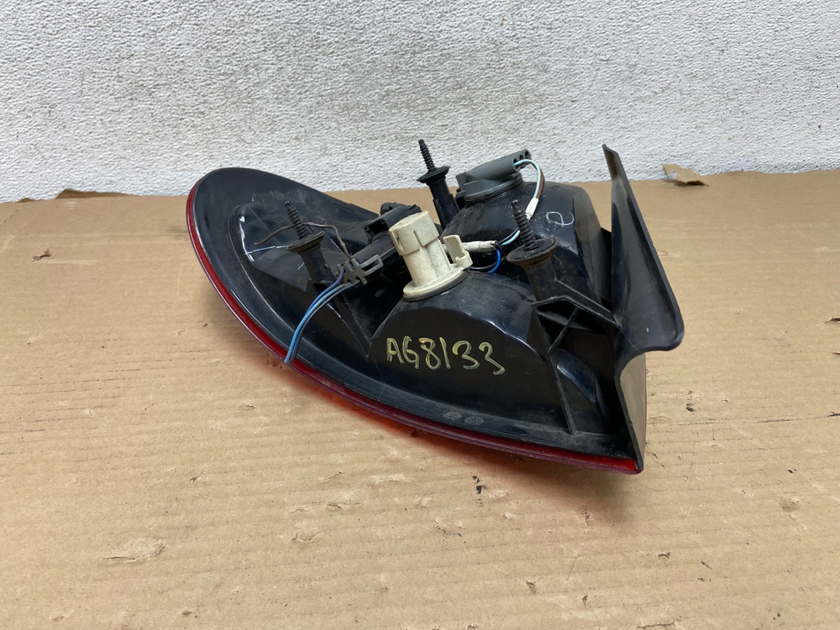1999 to 2004 Oldsmobile Alero Right Passenger RH Side Tail Light AG8133 DW5