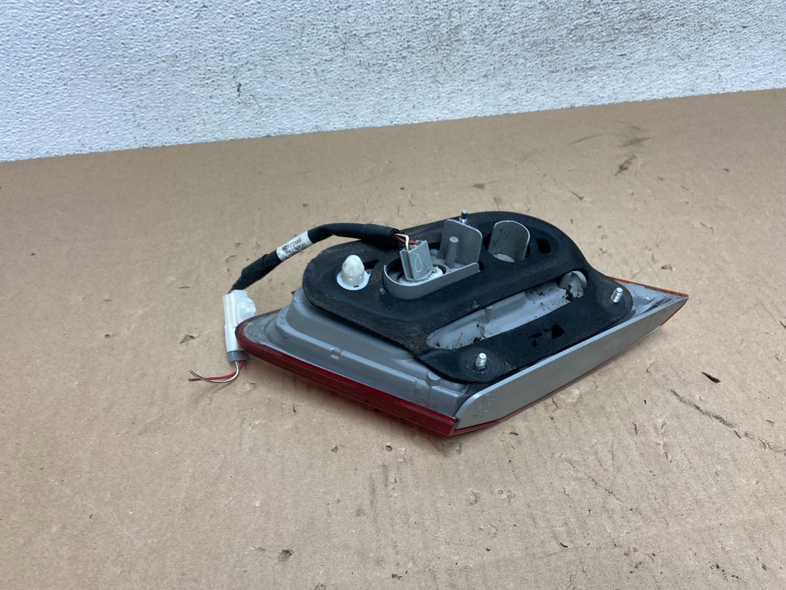 2010 - 2011 Toyota Camry Left Driver LH Side Inner Tail Light AG5812 DW5