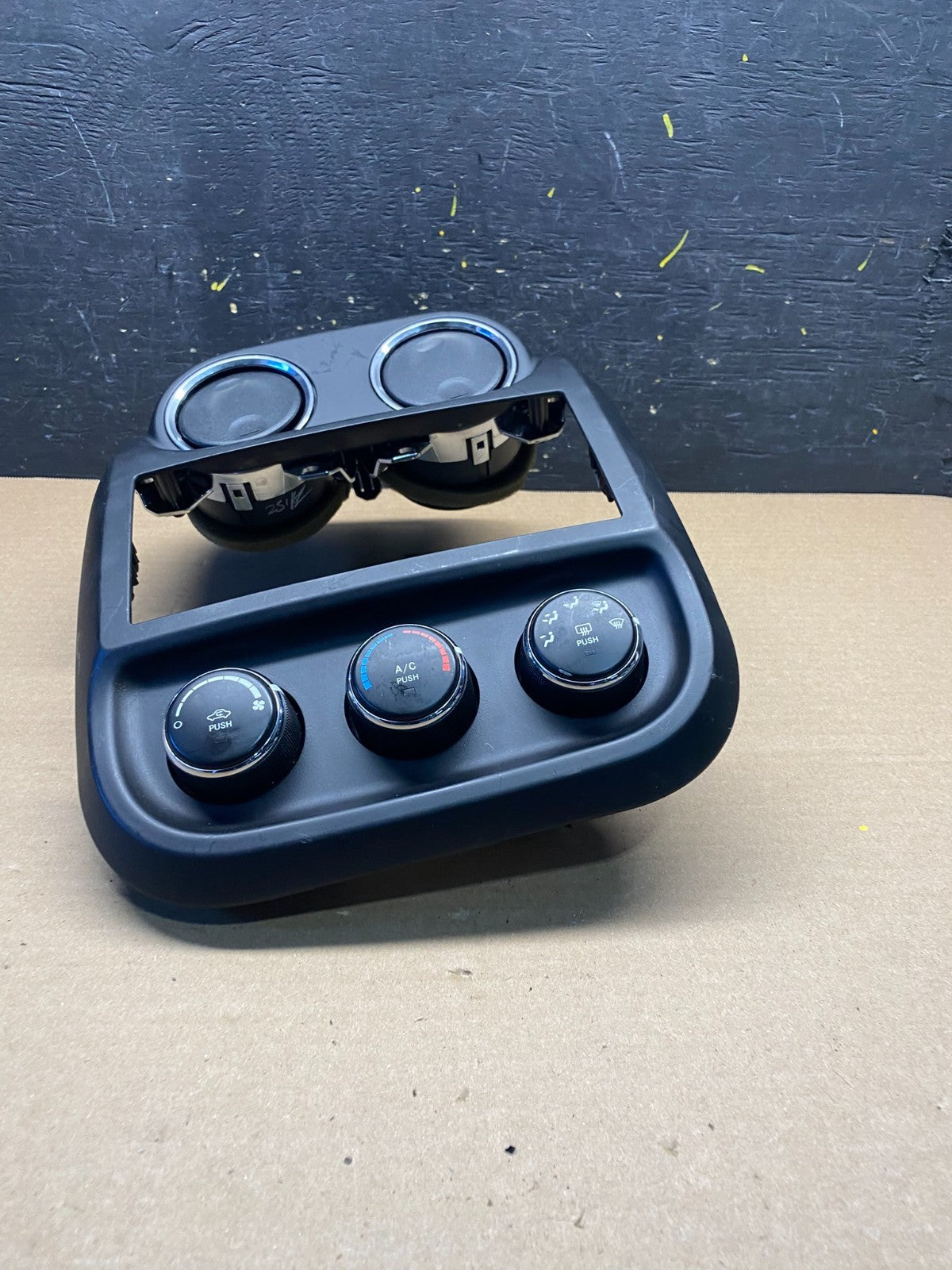 2011 to 2017 Jeep Compass Dash Climate Temperature Control Radio Bezel S2843  DG3