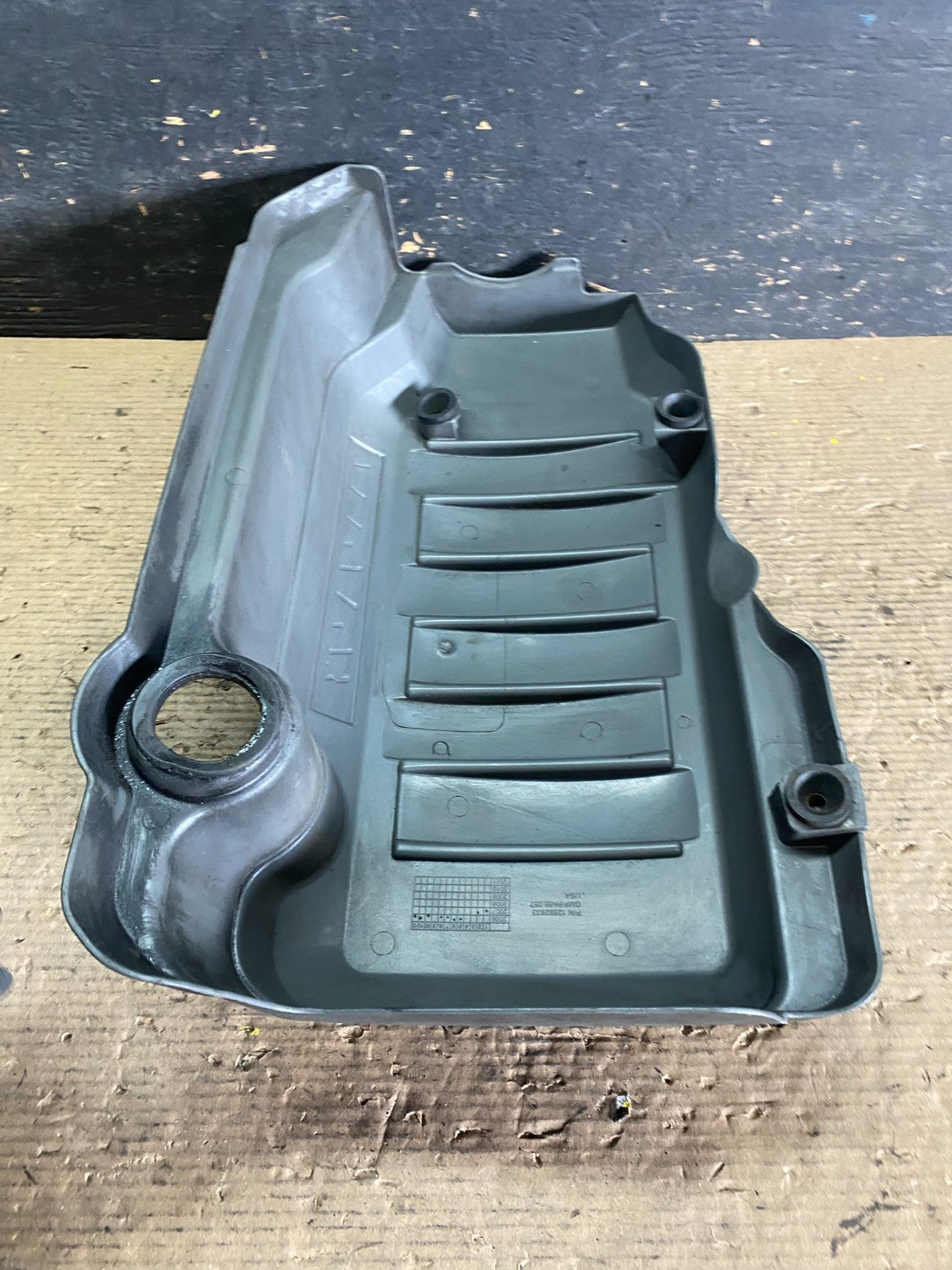 2007 to 2008 GMC Acadia 3.6L VVT Engine Cover Shield OEM S3649 DG7